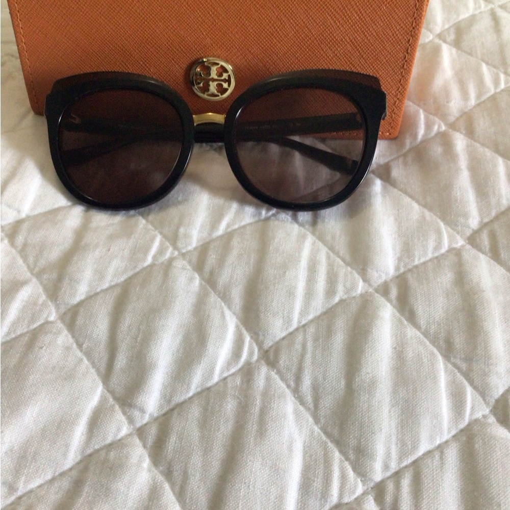 Tory Burch Women's TY9049 TY/9049 Fashion Sunglasses